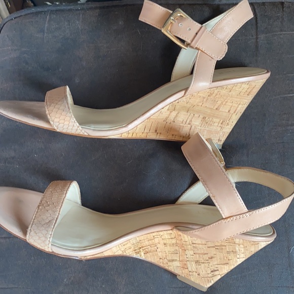 Nine West nude wedge sandals - Picture 2 of 16